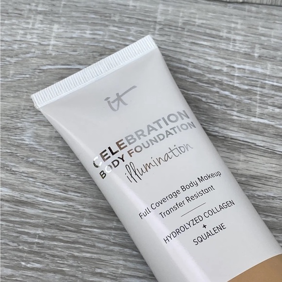 IT Cosmetics Celebration Body Foundation illumination in Light 3.4 fl oz - Picture 6 of 8